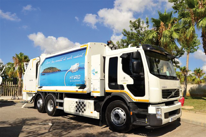 Tres nuevos vehículos híbridos Geesinknorba para la recogida de basuras en Ibiza