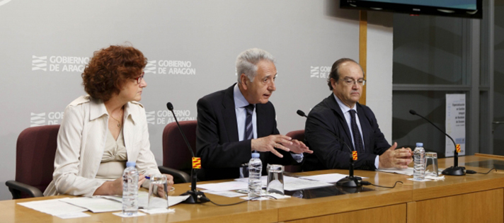 Modesto Lobón, consejero de Agricultura, Ganadería y Medio Ambiente de Aragón; Pilar Molinero, directora general de Calidad Ambiental; y Antonio Barrón, director de Comunicación y Marketing de Ecoembes