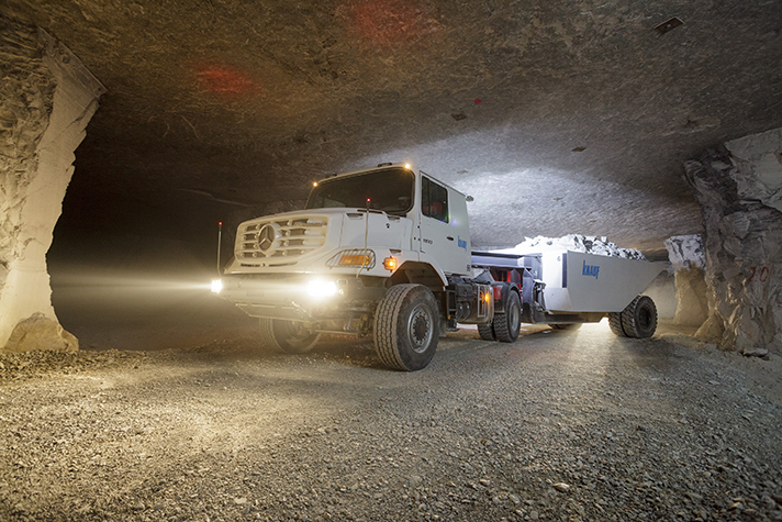 Knauf Gips KG cambia su flota de tractores a Mercedes Zetros equipados con transmisiones automáticas Allison