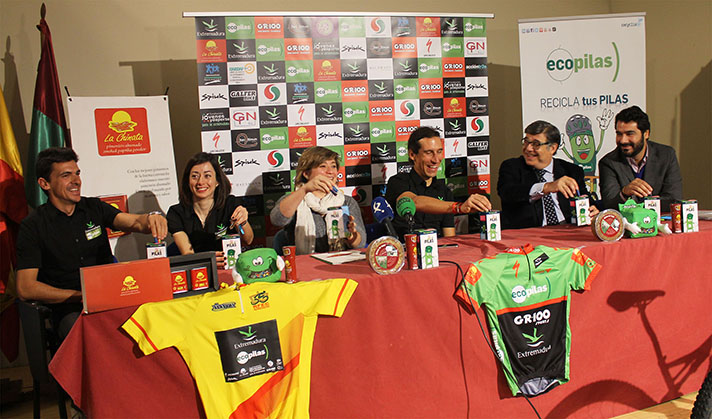 Presentación del equipo profesional de ciclismo de montaña Extremadura-Ecopilas