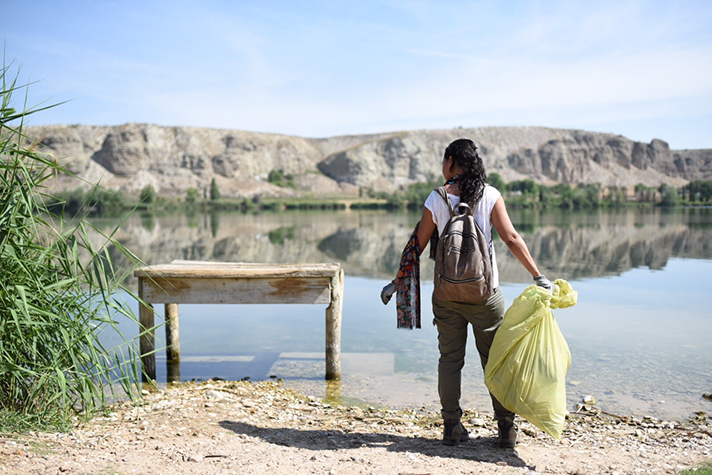 La campaña busca acabar con el abandono de basura en espacios naturales