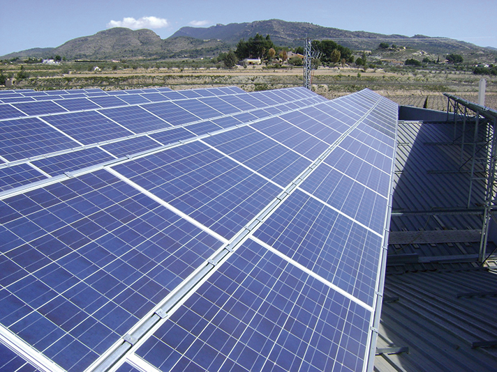 Este Artículo de Opinión aborda la situación normativa y las consecuencias de la política en el mercado energético