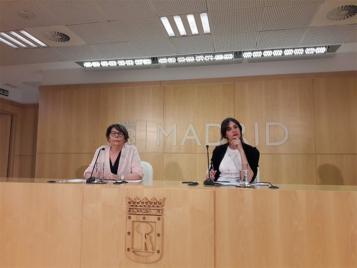 La portavoz del gobierno municipal, Rita Maestre, y la delegada de Medio Ambiente y Movilidad, Inés Sabanés