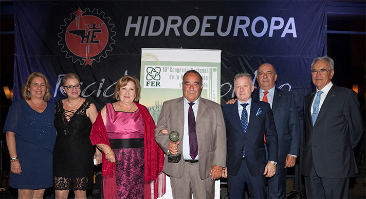 El premio “Toda una vida dedicada a la recuperación” ha sido otorgado a José de Blas y Rosario Vicente, del Grupo de Blas Recuperaciones 