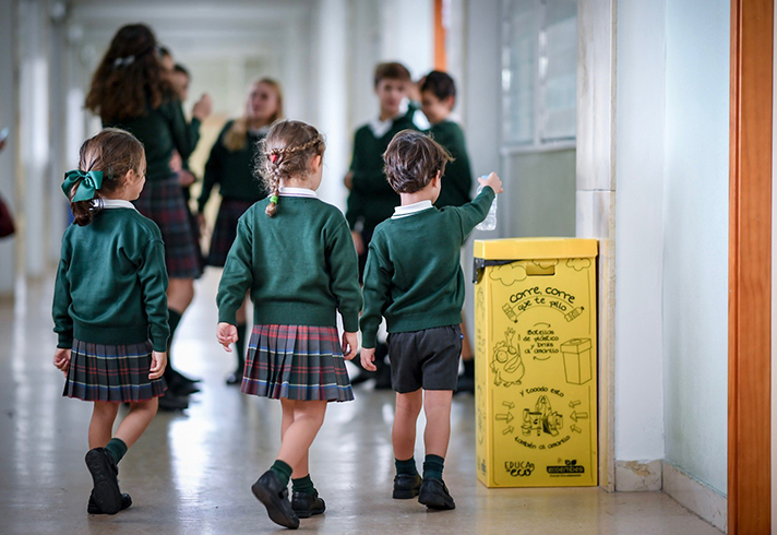 215 docentes de 24 colegios madrileños y 7 riojanos participan en el piloto del proyecto durante el primer trimestre de este curso escolar