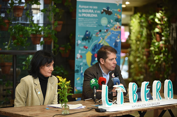 Asunción Ruiz, directora ejecutiva de SEO/BirdLife y Óscar Martín, consejero delegado de Ecoembes