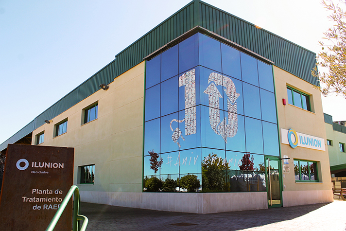 En esta planta de La Bañeza se reciclan más del 60% de los productos eléctricos de Castilla y León