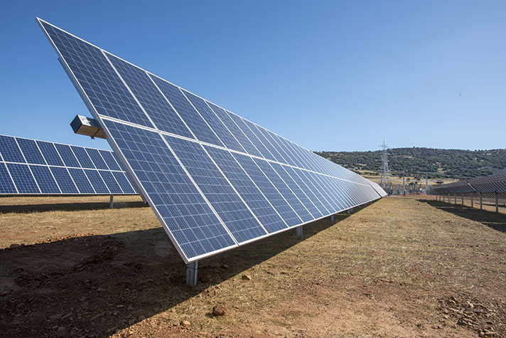 Naturgy puso en marcha en 2019 cinco plantas fotovoltaicas, su mayor proyecto fotovoltaico en nuestro país, cuya producción estimada supera los 480 GWh