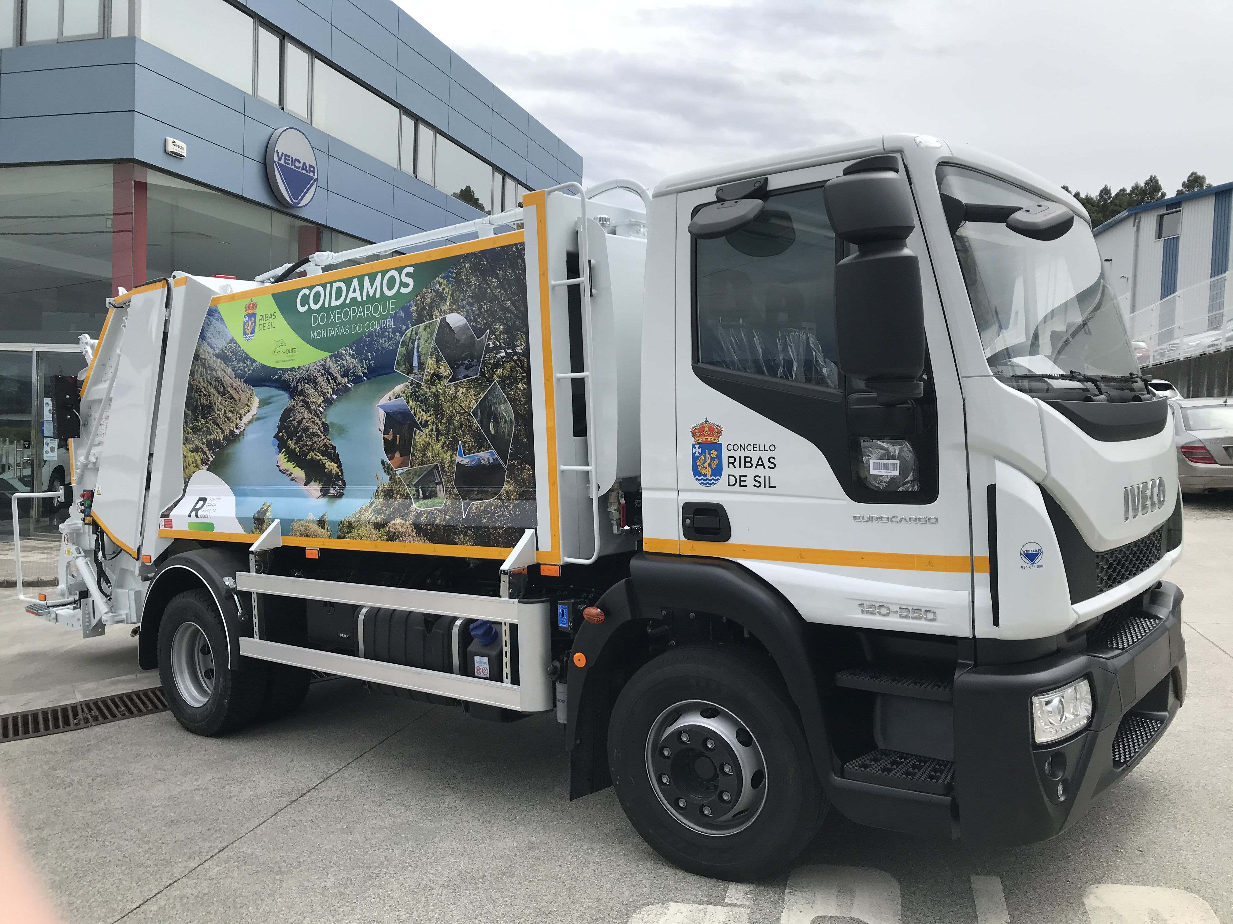 Los Ayuntamientos de Ribas de Sil en Lugo y La Lama en Pontevedra han equipado sus camiones de recogida de residuos con compactadoras HV VEICAR y cajas completamente automáticas Allison