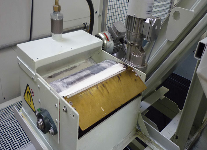 Esta polea magnética es un dispositivo para la eliminación automática y permanente de contaminantes ferrosos de sustancias líquidas