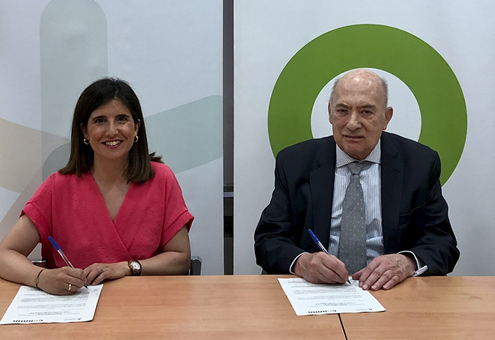 Alicia Martín, Directora General de Plastics Europe en la región Ibérica; y Gonzalo Echagüe Méndez de Vigo, Presidente de la Fundación Conama