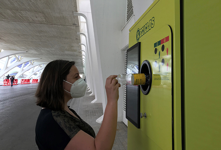 Desde la llegada de RECICLOS a Valencia en 2021, ya son más de 3.930 contenedores amarillos repartidos por la ciudad los que disponen de esta tecnología