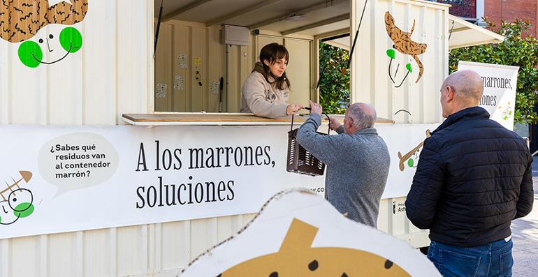 Cogersa culmina su campaña del contenedor marrón tras informar a 14.000 personas en 23 concejos