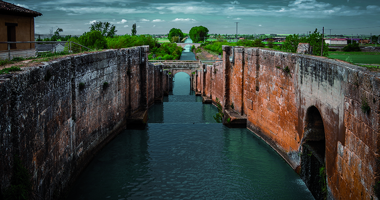 Cien años de gestión del agua: las Confederaciones Hidrográficas y su legado hacia el futuro