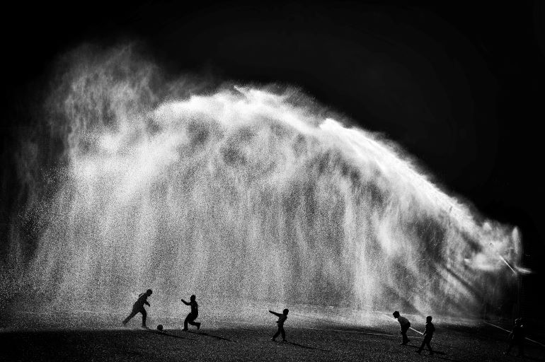 La fotografía premiada en la categoría Agua, ‘En el descanso’, de Carlos de Cos Azcona