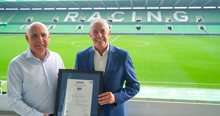 El Real Racing Club recibe el certificado de huella de carbono verificada por AENOR