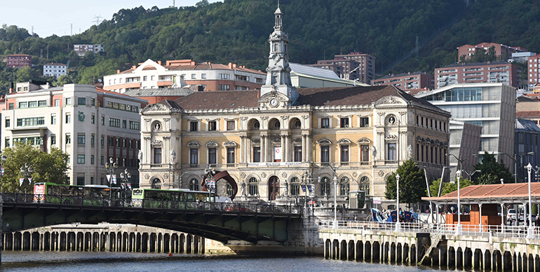 Kris De Meyer, el Ayuntamiento de Bilbao y Gotzon Mantuliz, galardonados con los Premios Ecovidrio 2026