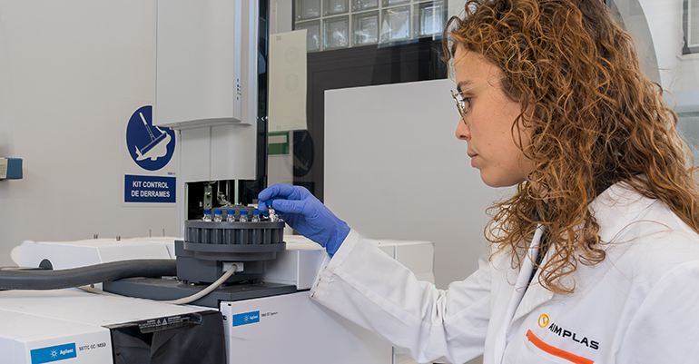 Control de emisiones en caucho reciclado: el papel del monitoreo de VOCs en la transición hacia una economía circular