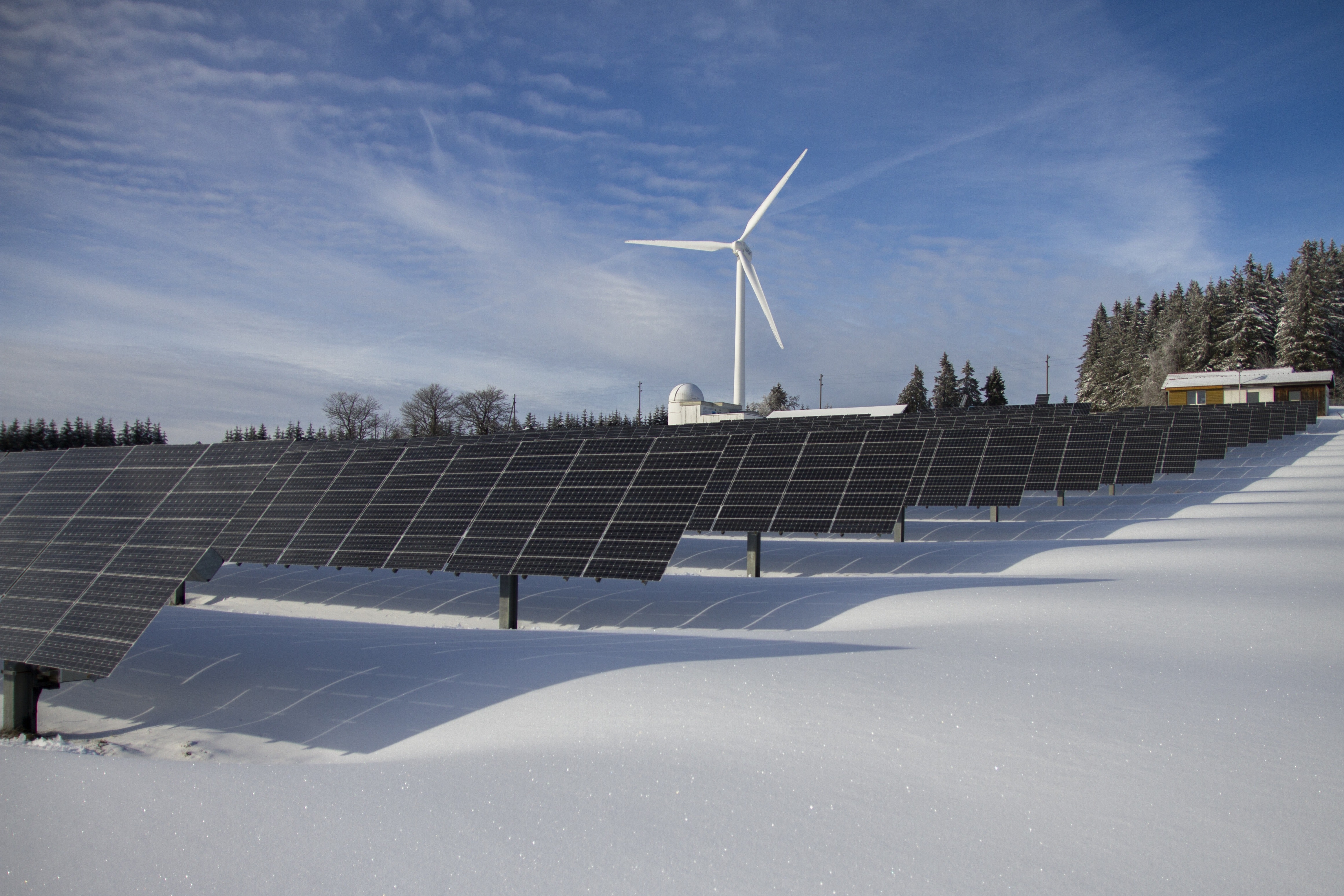 Desarrollan una herramienta para optimizar la producción conjunta de energía eólica y solar
