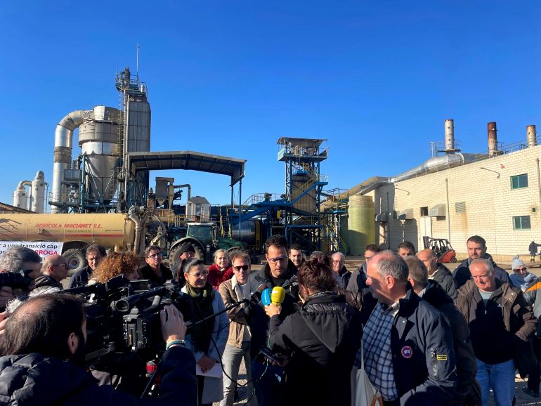 Concentración en Alcarrás (Lleida) en defensa de las Plantas de cogeneración de purines (002)