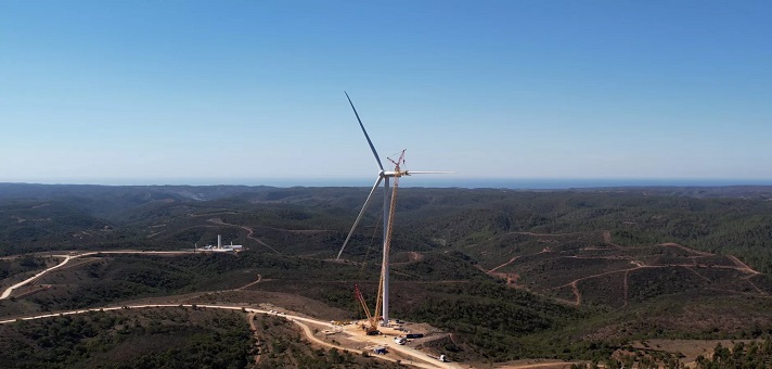 EDP Renováveis (EDPR), cuarto productor mundial de energía eólica y solar, ha completado la instalación de los aerogeneradores terrestres más grandes y potentes de la Península Ibérica.