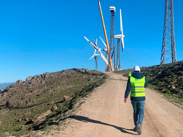 ENERGYLOOP y SURUS unen sus fuerzas para abordar el reciclaje de palas de aerogeneradores eólicos 