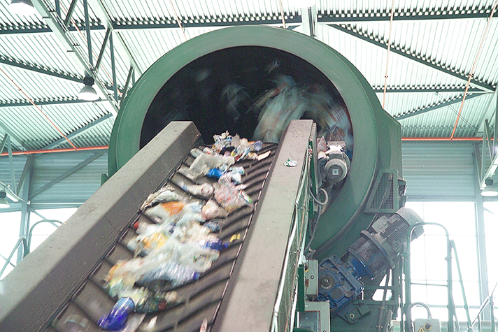 España dispone para el reciclado de envases de uso doméstico de un total de 384 plantas recicladoras homologadas, así como 50 plantas de selección 
