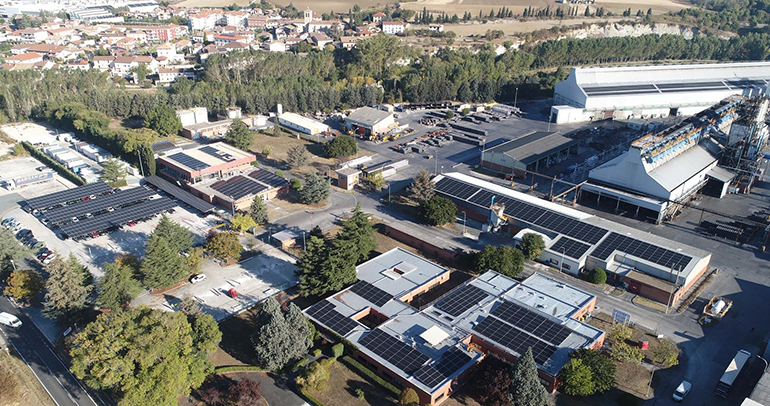ACCIONA Energía instala un sistema de autoconsumo solar para descarbonizar la planta de GrafTech en Navarra
