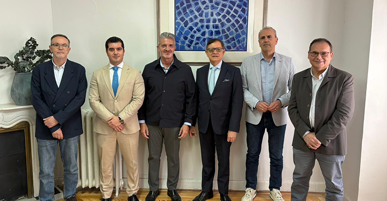 RE-VISTE y las asociaciones de consumidores refuerzan la información ciudadana sobre residuos textiles