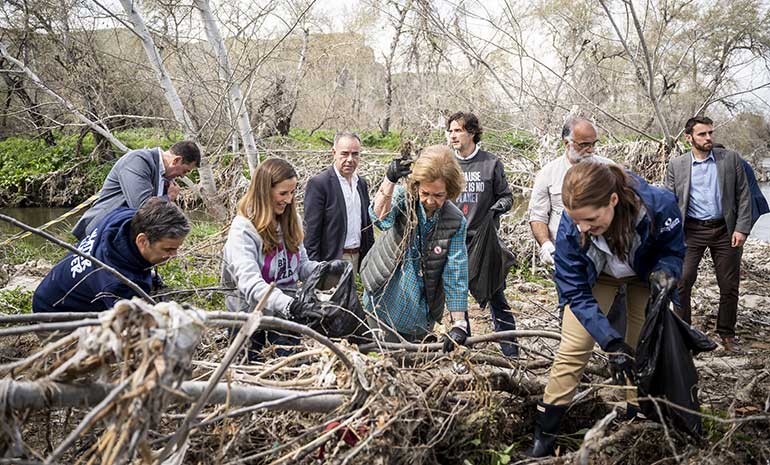 La Reina Doña Sofía vuelve a unirse a la campaña de limpieza del Proyecto LIBERA, a través de la Fundación Reina Sofía