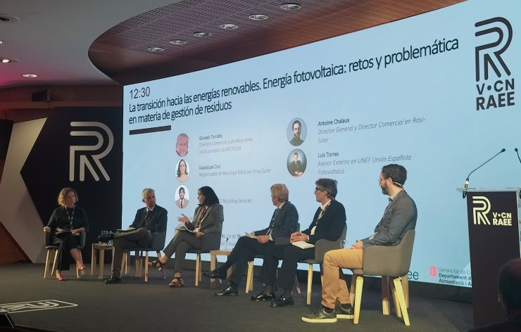 Mesa redonda paneles fotovoltaicos V Congreso Nacional de Gestión de RAEE 