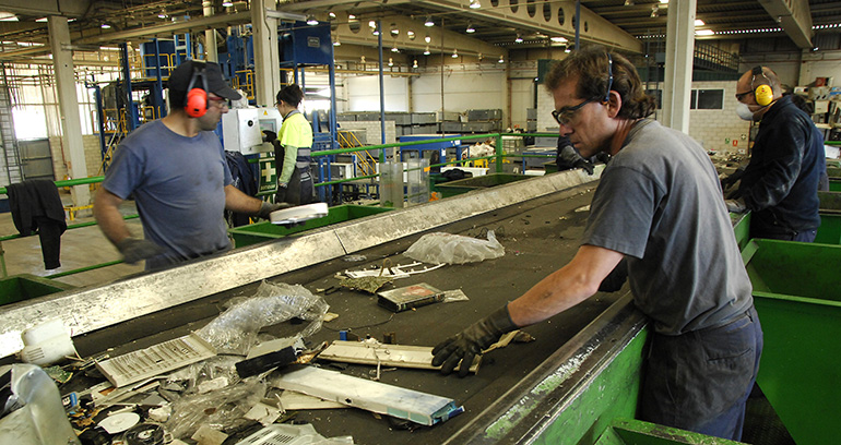 VI Informe Anual Recyclia sobre tendencias en la industria del reciclaje de RAEE y pilas en España