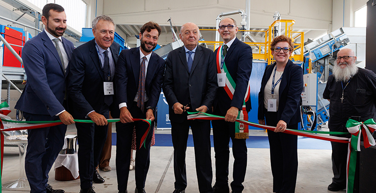 STADLER desarrolla una planta automatizada para transformar residuos textiles en fibras recicladas en Italia