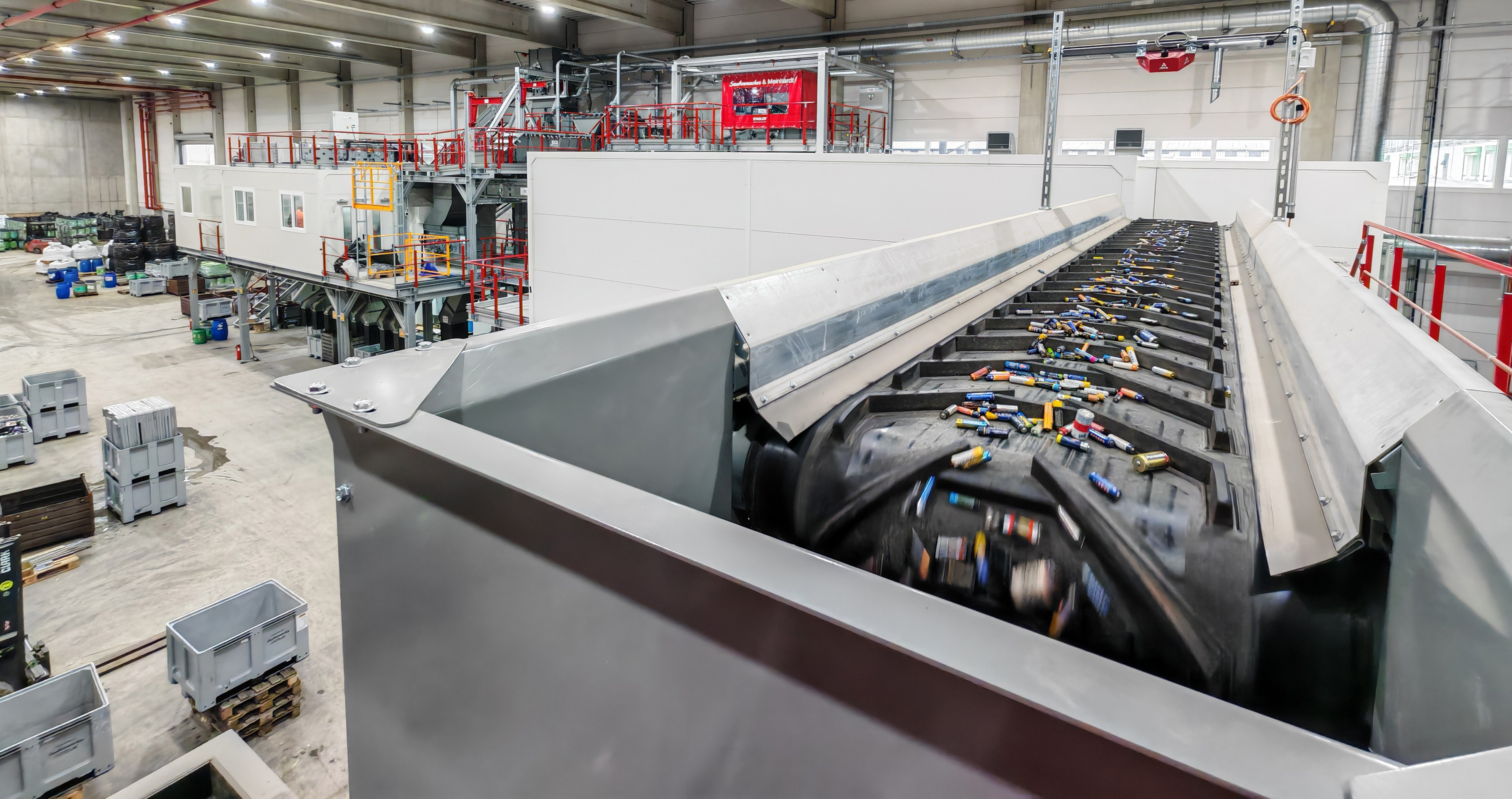 STADLER impulsa en Alemania una de las plantas más avanzadas de Europa para la clasificación de baterías domésticas