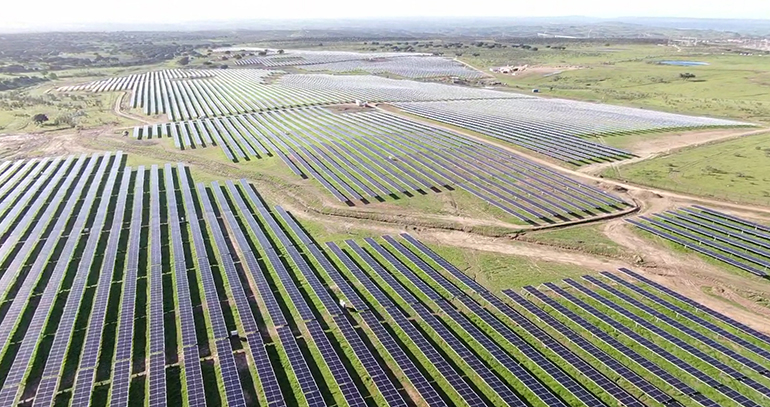 Primer PPA en España para hibridar energía solar con baterías impulsa el almacenamiento energético