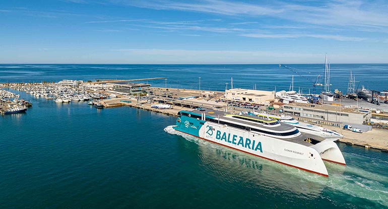 Baleària impulsa la biodiversidad marina en el Puerto de Dénia con microarrecifes biomiméticos