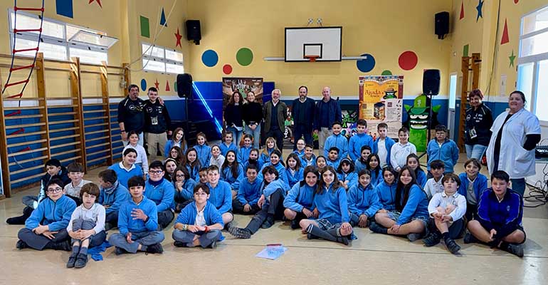 La Generalitat Valenciana y los SCRAP refuerzan en Massanassa la campaña escolar de reciclaje de pilas “Yo ayudo a Berto Zampapilas”