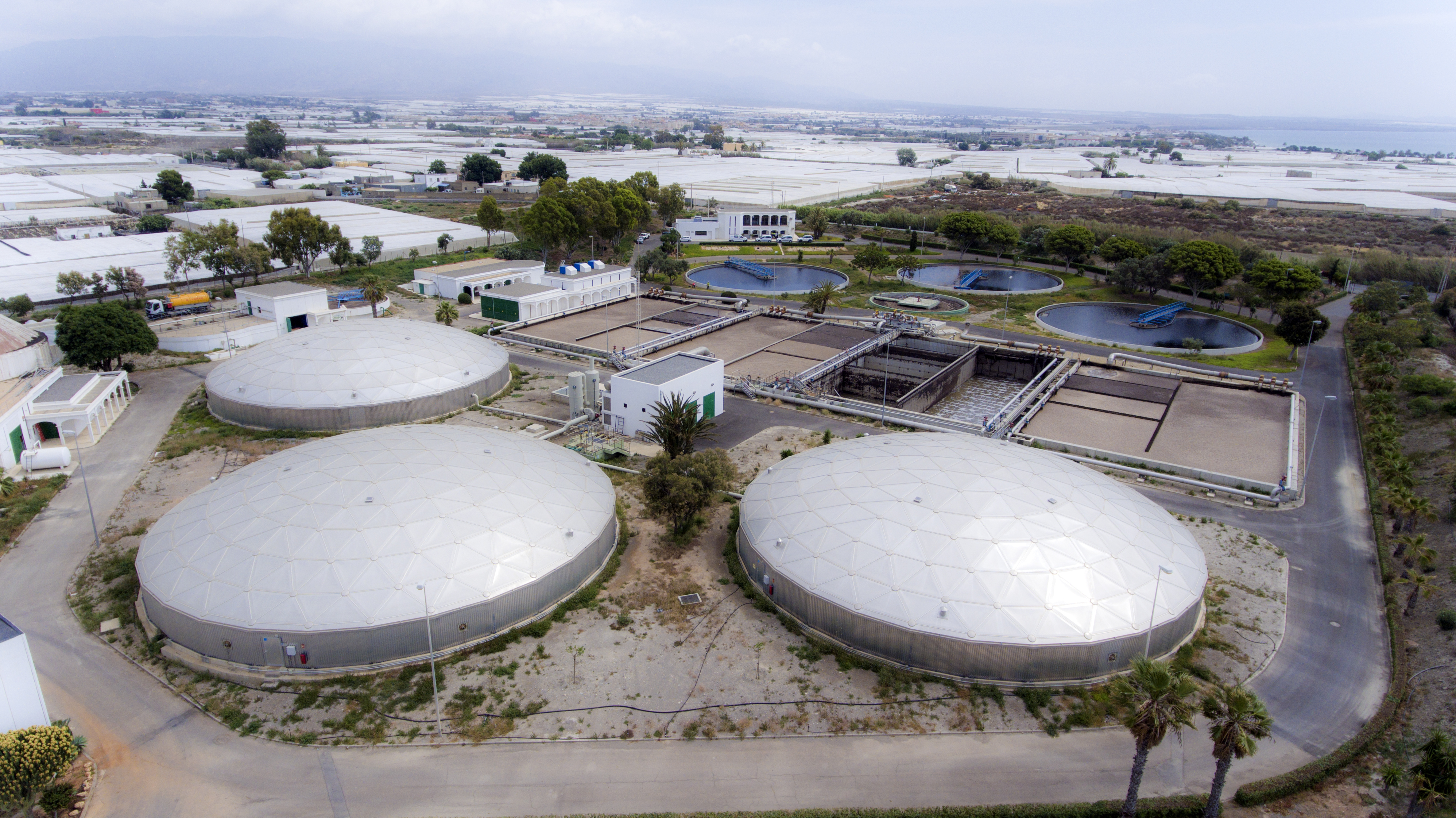 Agua depurada que “renace” para su uso agrícola en Almería