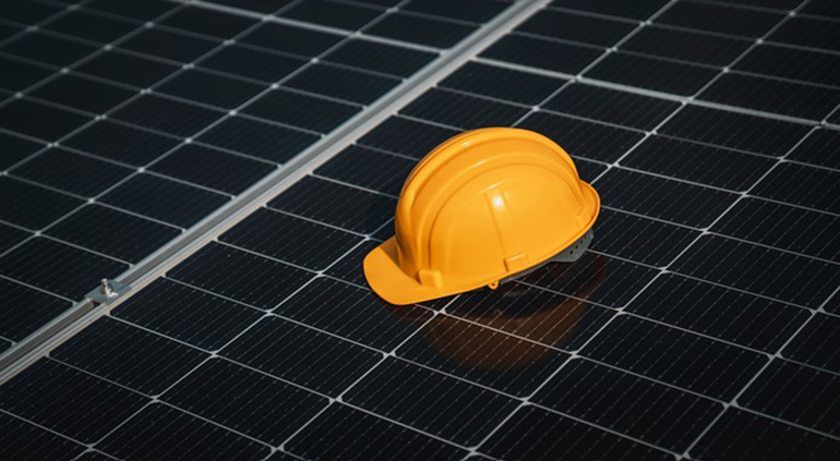 Las autorizaciones para construir energías renovables caen un 69% en España durante 2025