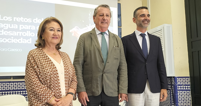 Jesús Maza demanda mayor inversión y asegurar el equilibrio y la financiación para garantizar la sostenibilidad de los servicios de agua urbana