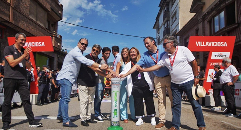 Ecopilas recicla más de 1.100 kilos de pilas en la Vuelta 2025 y premia a los municipios más comprometidos