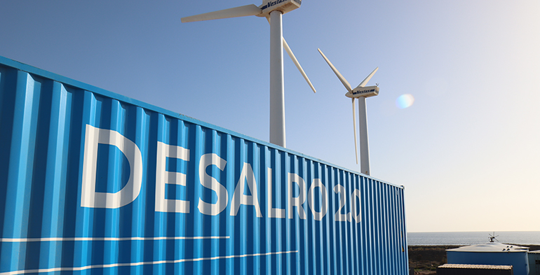 Herramienta para optimizar y viabilizar la explotación de plantas desaladoras con uso exclusivo de energías renovables