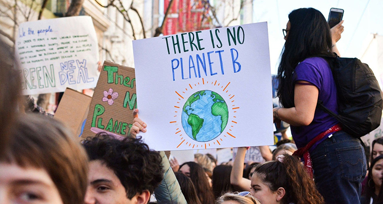 El futuro del clima: ¿salvar el planeta con más capitalismo o con menos crecimiento?