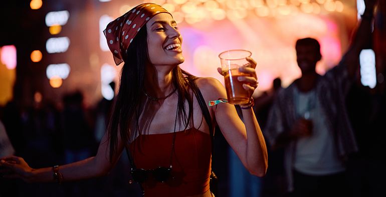 El lavado profesional impulsa la reutilización de vasos en festivales y reduce más de 50 toneladas de residuos