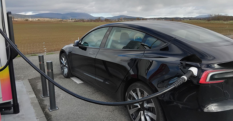 Las matriculaciones de vehículos electrificados se disparan más de un 56% en el primer trimestre impulsadas por incentivos fiscales