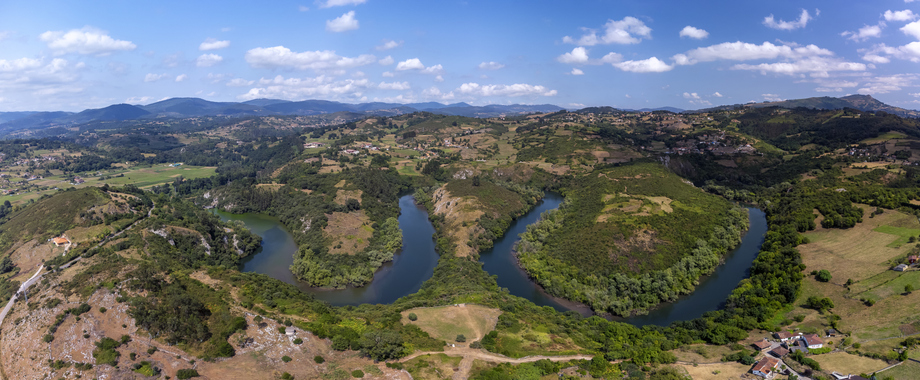 Meandros del Río Nora en Asturias, España.