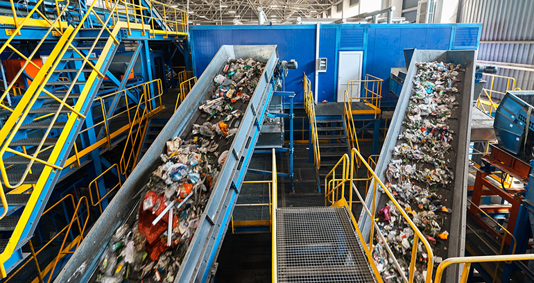 El veto de Andalucía a residuos peligrosos deja más de 100.000 toneladas sin tratar y tensiona a la industria