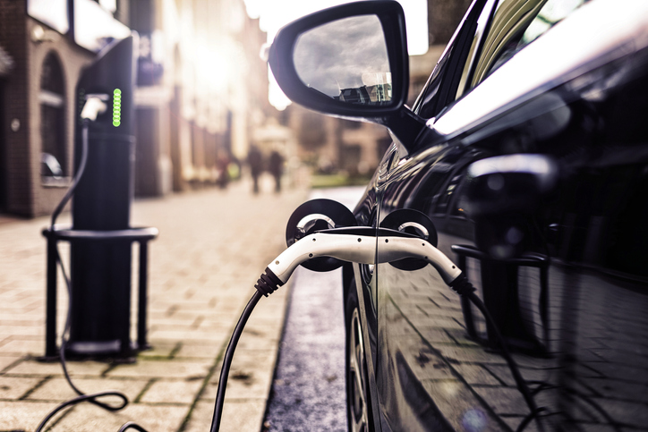 Un estudio adelanta que la carga pública de vehículos eléctricos no es suficiente para cubrir la creciente demanda