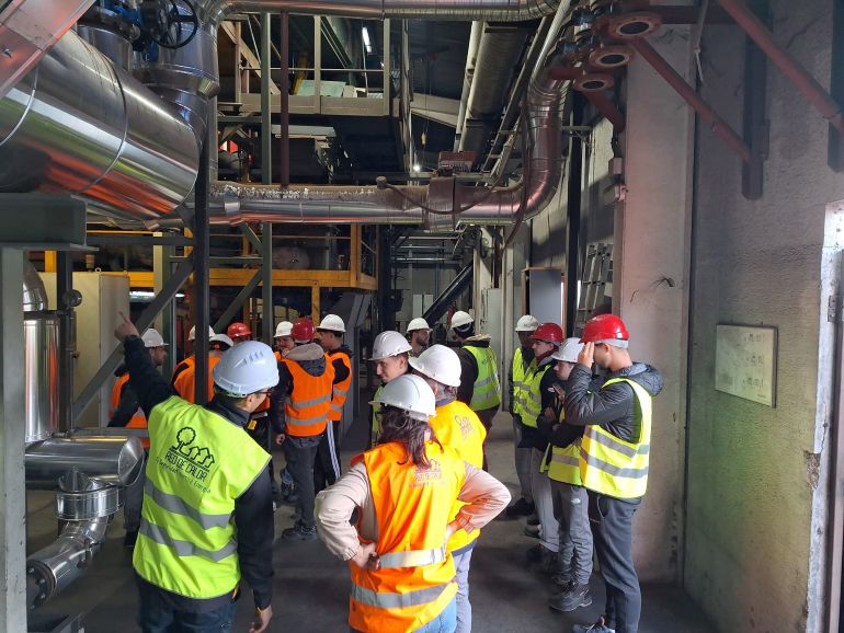 Rebi contribuye a la formación de las nuevas generaciones con jornadas técnicas en la central de Móstoles