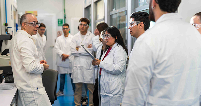 El Máster de AIMPLAS y la UPV sobre Materiales Poliméricos y Composites celebra su 11ª edición y la Cátedra AIMPLAS becará a 12 estudiantes